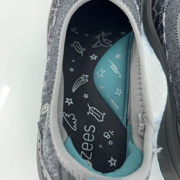 Bzees Women's Gleam Slip On Size 7 Gray Leopard Flats Wedge Casual Light Walk - Picture 5 of 12